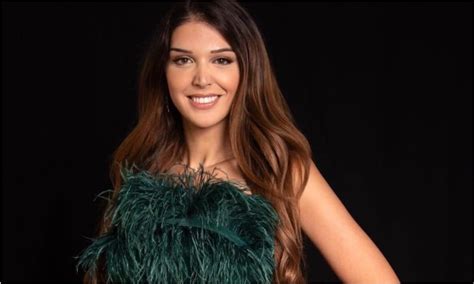 Marina Machete, de 28 años, es una apasionada defensora de los derechos LGBT y una asistente de vuelo. Su victoria en Miss Portugal es un momento de orgullo y emoción que compartió en sus redes sociales: «Durante muchos años no pude competir, pero ahora es un gran honor ser parte de este increíble grupo de candidatas.